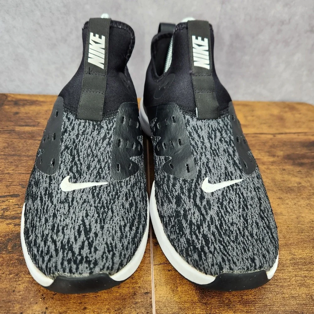 Nike Foundation Elite TR Running Shoes Womens‎ 8 Black Sneakers  AJ8154-001